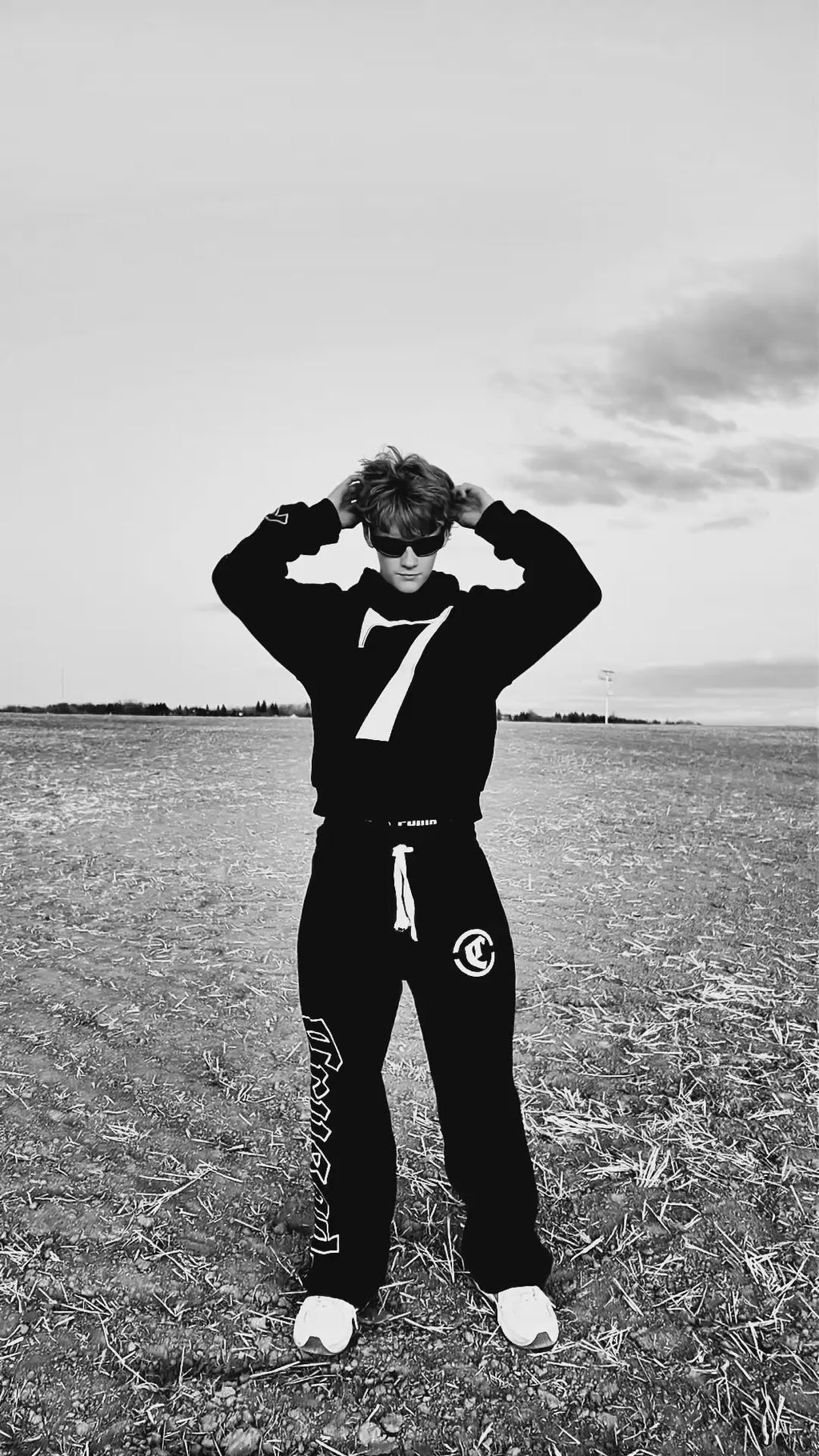 CRUSADE SWEATS BLACK